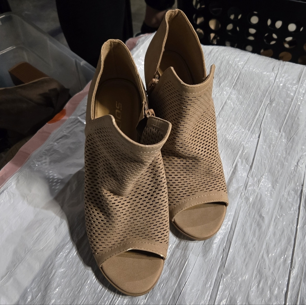 NWT Stylish Tan Block Heel, Peep Toe Ankle Boots